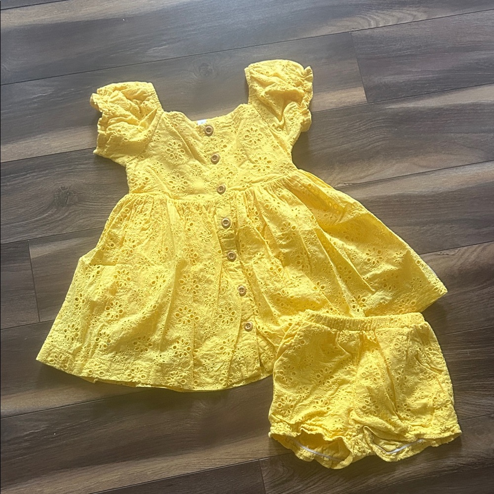 Girls size 6 Mia Miel Gorgeous Yellow Eyelet Dress and Bloomers Set